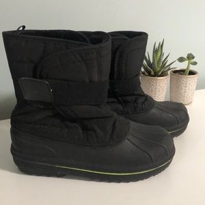 Boys size 3 weather boots